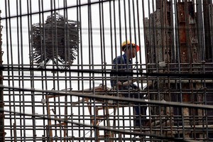 Doanh nghiệp BĐS mong được ngân hàng "xiết nợ"